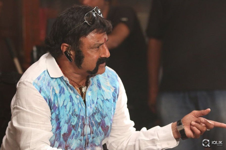 Balakrishna-And-Krishna-Vamsi-Visit-Amitabh-RGV-Sarkar-3-Movie-Set